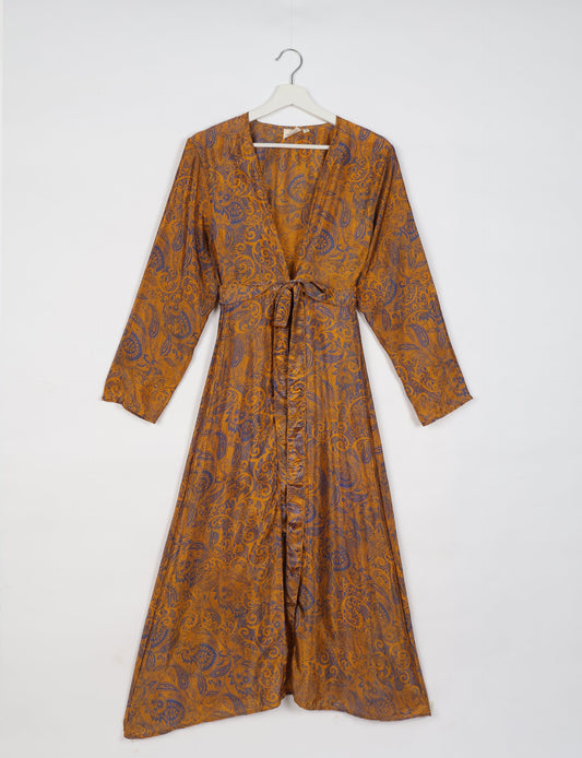 Beach robe made from upcycled saris, embodying ethical and sustainable fashion principles. Perfect for eco-conscious beachgoers and mindful living enthusiasts.