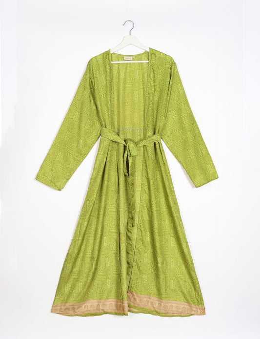 Beach robe made from upcycled saris, embodying ethical and sustainable fashion principles. Perfect for eco-conscious beachgoers and mindful living enthusiasts.