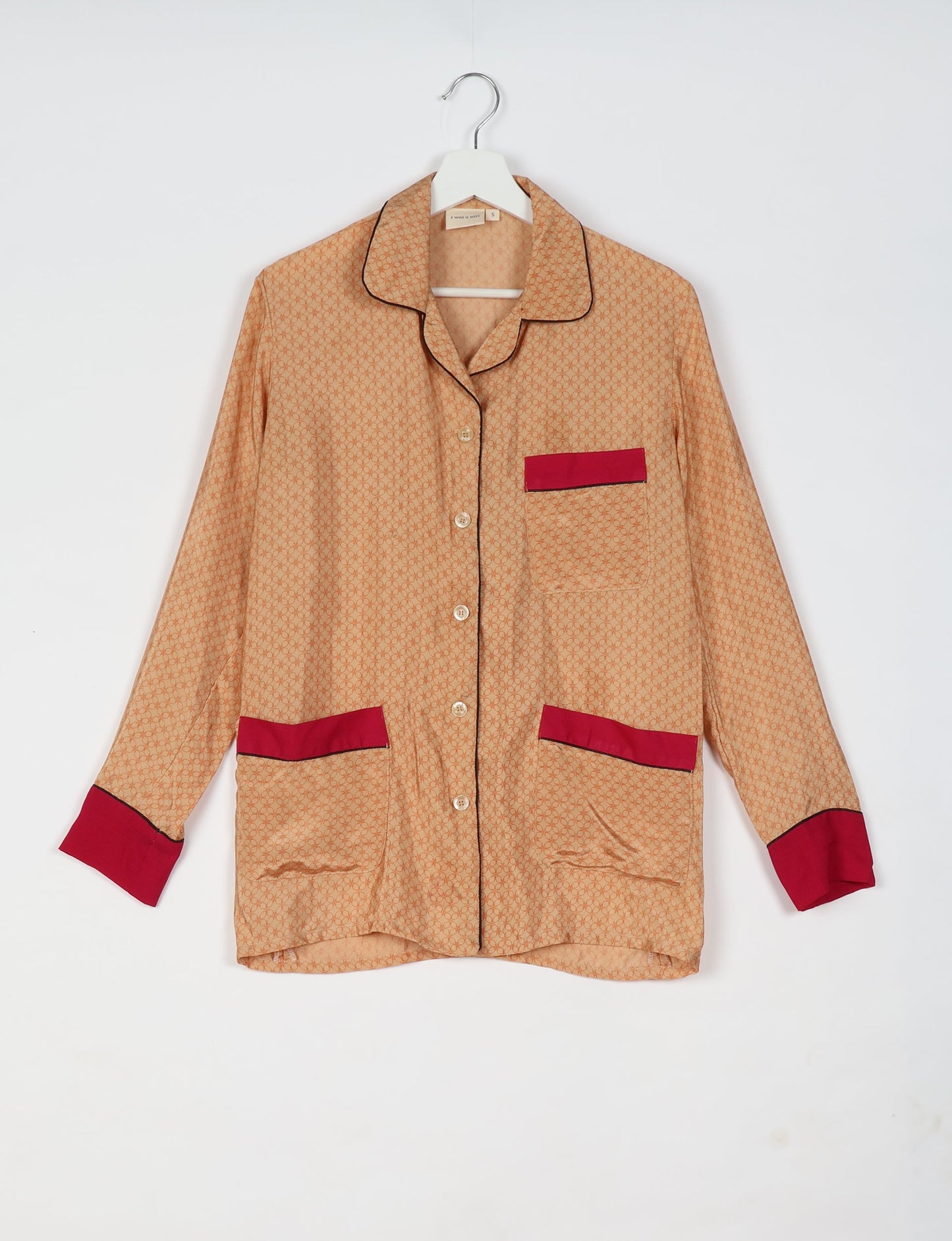 Choose sustainable sleepwear with our PJ SET – perfect for conscious living. From chilling to entertaining, these day-to-night pajamas feature an ethically crafted long-sleeve button-down and elastic-waist pants. Elevate your sleepwear with eco-friendly elegance.