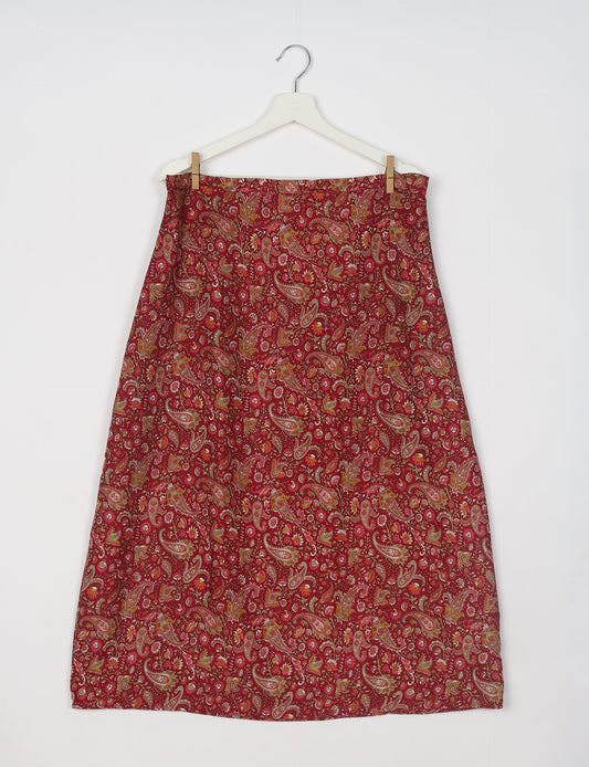 Sustainable A LINE SKIRT, a high-fashion choice for conscious individuals. Fitted at the waist, ankle-length, and ethically crafted for eco-friendly style.