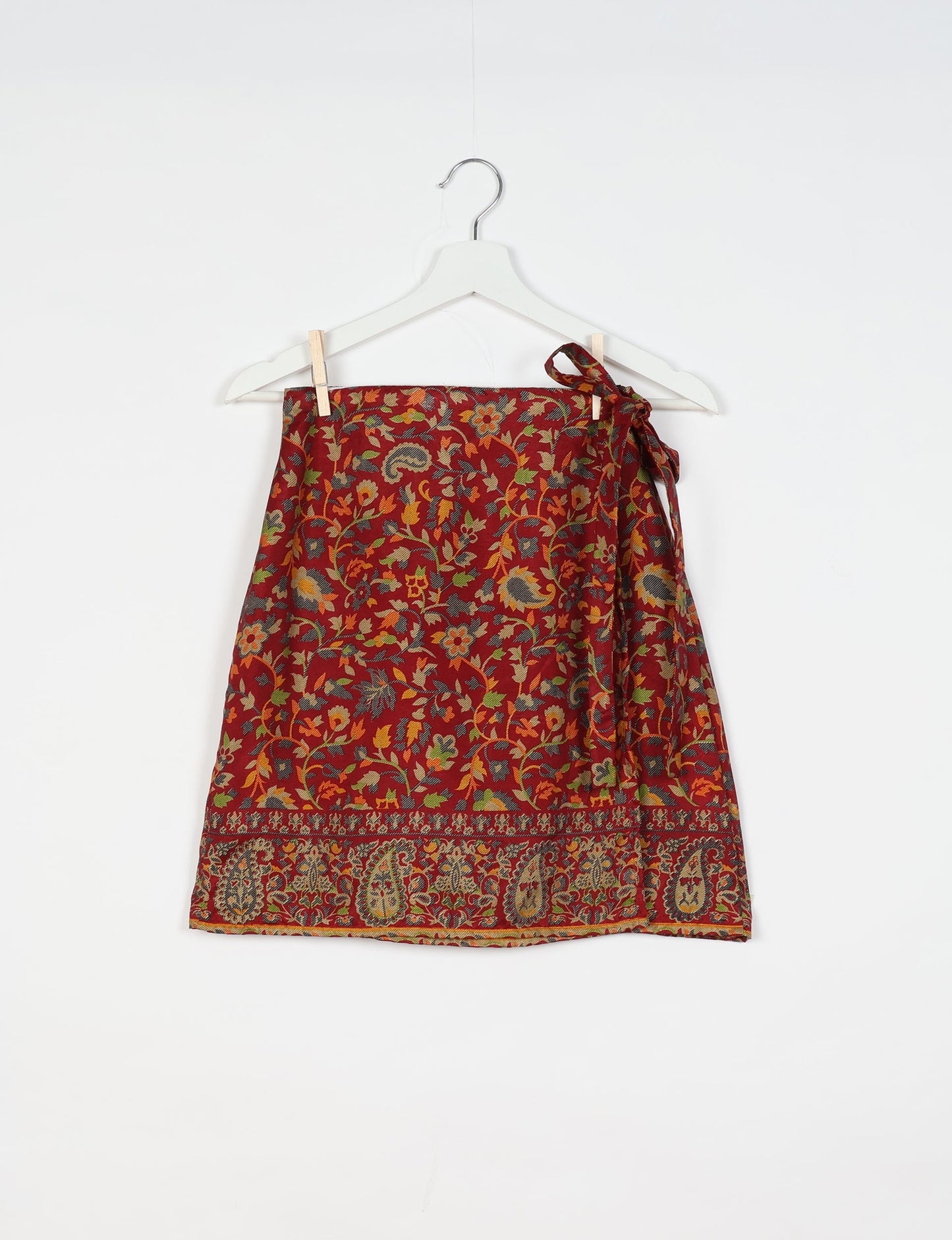 Revolutionize your look with our Wraparound Skirt – short, stylish, and suitable for all waist sizes. Ethical and sustainable, this skirt is a statement in eco-friendly fashion. Embrace conscious clothing with a touch of flair