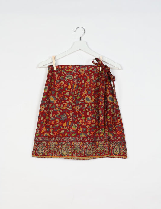 Revolutionize your look with our Wraparound Skirt – short, stylish, and suitable for all waist sizes. Ethical and sustainable, this skirt is a statement in eco-friendly fashion. Embrace conscious clothing with a touch of flair
