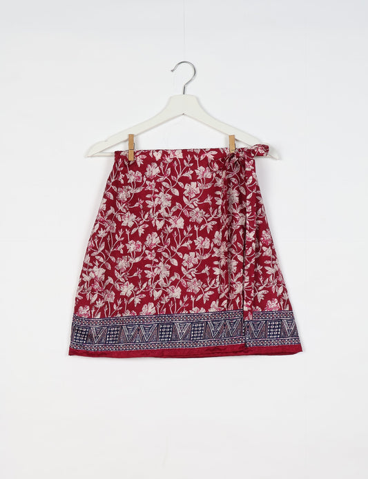 Revolutionize your look with our Wraparound Skirt – short, stylish, and suitable for all waist sizes. Ethical and sustainable, this skirt is a statement in eco-friendly fashion. Embrace conscious clothing with a touch of flair
