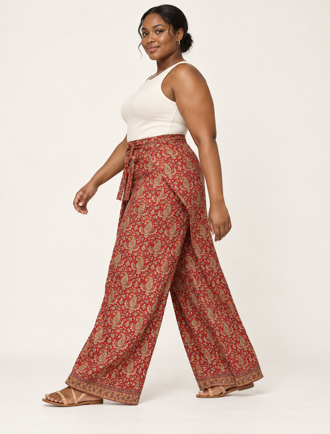 Immerse yourself in the vibrant allure of our PANTA PAREO – a distinctive piece made from handpicked, pre-worn saris, and carefully reworked by local artisans. This pareo is more than just a getaway must-have; it's a sustainable statement. Ideal as a layer over a bikini or a stylish throw, it brings eco-friendly charm to any room in your home. Embrace the colorful elegance of repurposed saris with the PANTA PAREO – an essential addition to your wardrobe for conscious and stylish living.