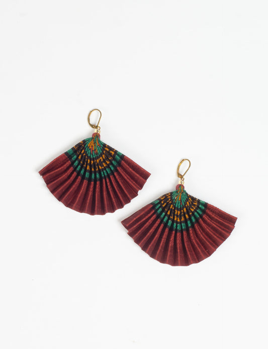 Elevate your style sustainably with our PLEATED EARRINGS – a timeless creation from pre-loved Indian saris, crafted using innovative heat setting techniques. Align with ethical clothing, green fashion, and slow fashion, these earrings are a statement of mindful elegance. Hypoallergy tested metal hooks make them a skin-friendly, sustainable choice.