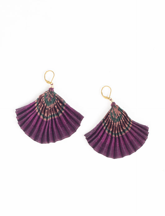 Elevate your style sustainably with our PLEATED EARRINGS – a timeless creation from pre-loved Indian saris, crafted using innovative heat setting techniques. Align with ethical clothing, green fashion, and slow fashion, these earrings are a statement of mindful elegance. Hypoallergy tested metal hooks make them a skin-friendly, sustainable choice.