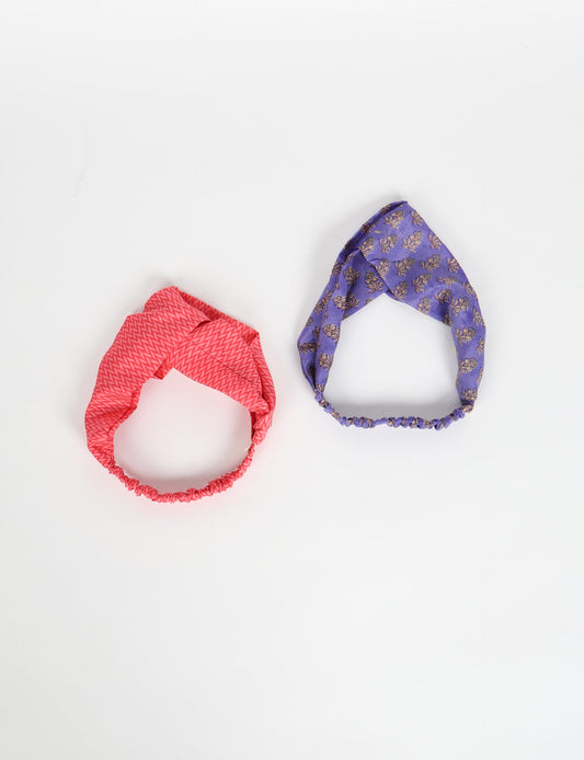 Knotted elastic headband made from recycled sari fabric, representing conscious clothing, circular fashion, and sustainable women’s clothing.