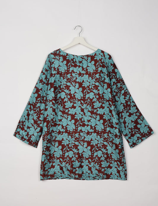 Chic and conscious, our A-line mini swing dress is a must-have in sustainable fashion. Adorned with flared sleeves, a keyhole back opening, and a mother of pearl button with twill tape loop. This zero waste, upcycled garment reflects the essence of eco-friendly and ethical clothing.