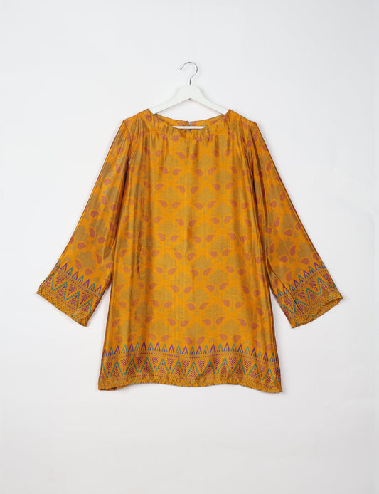 Chic and conscious, our A-line mini swing dress is a must-have in sustainable fashion. Adorned with flared sleeves, a keyhole back opening, and a mother of pearl button with twill tape loop. This zero waste, upcycled garment reflects the essence of eco-friendly and ethical clothing.