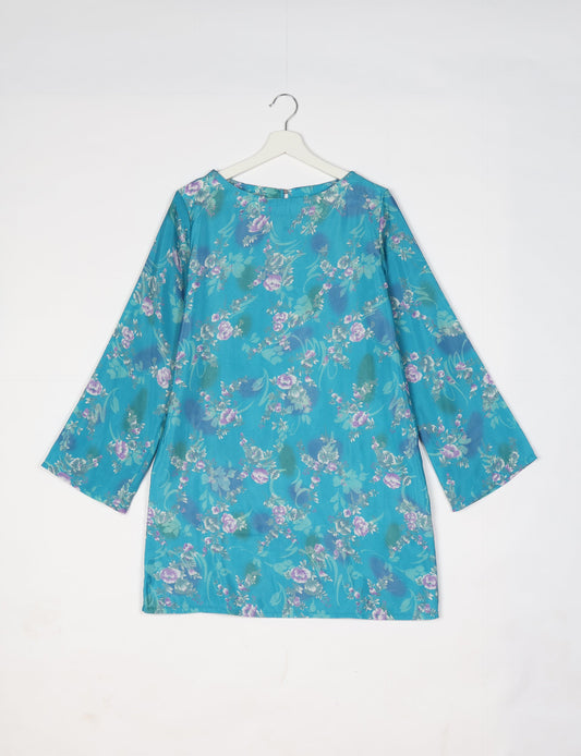 Chic and conscious, our A-line mini swing dress is a must-have in sustainable fashion. Adorned with flared sleeves, a keyhole back opening, and a mother of pearl button with twill tape loop. This zero waste, upcycled garment reflects the essence of eco-friendly and ethical clothing.