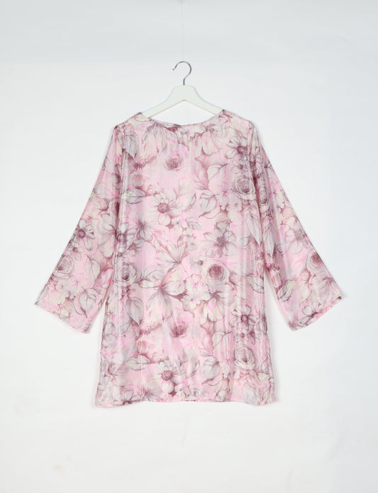 Chic and conscious, our A-line mini swing dress is a must-have in sustainable fashion. Adorned with flared sleeves, a keyhole back opening, and a mother of pearl button with twill tape loop. This zero waste, upcycled garment reflects the essence of eco-friendly and ethical clothing.