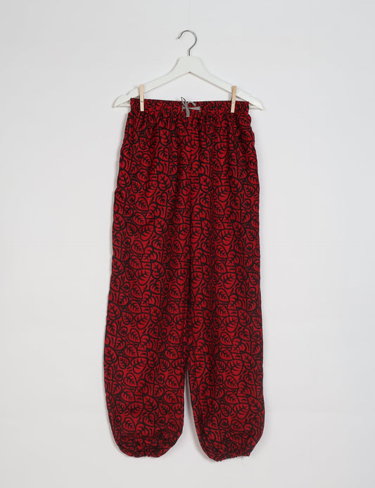 Comfortable and sustainable JOGGER PANTS, pull-on style crafted from eco-materials. Elastic drawstring waist, cotton twill tape, elasticated hems, and slant pockets for style and functionality. Make a positive impact on people and the planet with your fashion choices.