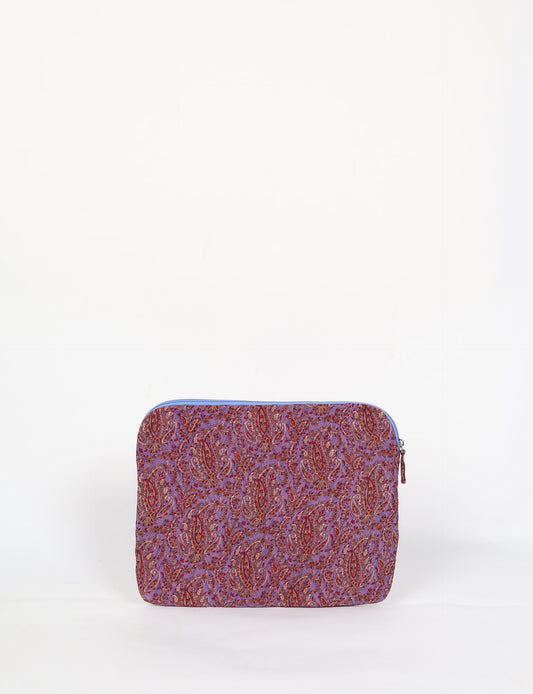 Elevate your tech style with our QUILTED LAPTOP SLEEVE 15-16 inches. Crafted with eco-friendly materials, the quilted design provides cushioning and durable protection for your 15"-16" laptop. Lightweight and stylish, with a secure zipper closure – your ethical choice for sustainable tech storage.