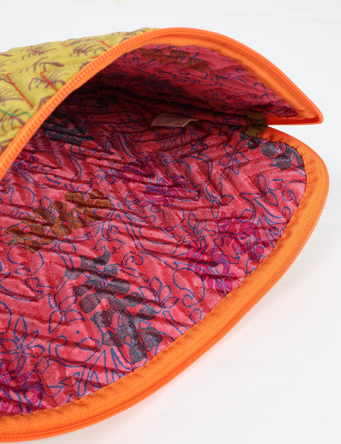 Elevate your tech style with our QUILTED LAPTOP SLEEVE 15-16 inches. Crafted with eco-friendly materials, the quilted design provides cushioning and durable protection for your 15"-16" laptop. Lightweight and stylish, with a secure zipper closure – your ethical choice for sustainable tech storage.