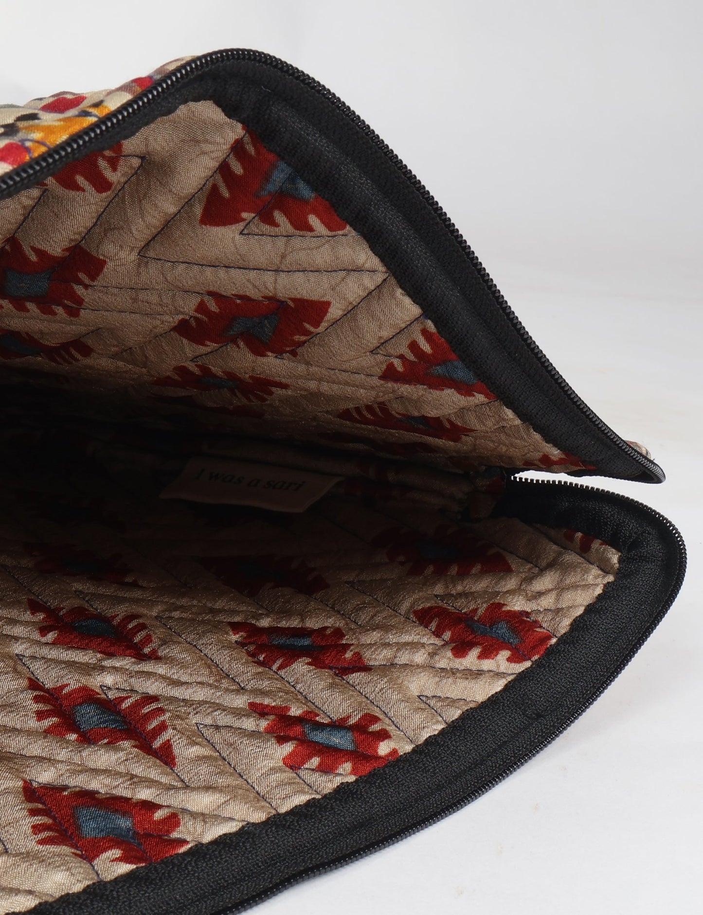 Elevate your tech style with our QUILTED LAPTOP SLEEVE 15-16 inches. Crafted with eco-friendly materials, the quilted design provides cushioning and durable protection for your 15"-16" laptop. Lightweight and stylish, with a secure zipper closure – your ethical choice for sustainable tech storage.