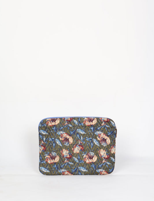 Elevate your tech style with our QUILTED LAPTOP SLEEVE 15-16 inches. Crafted with eco-friendly materials, the quilted design provides cushioning and durable protection for your 15"-16" laptop. Lightweight and stylish, with a secure zipper closure – your ethical choice for sustainable tech storage.
