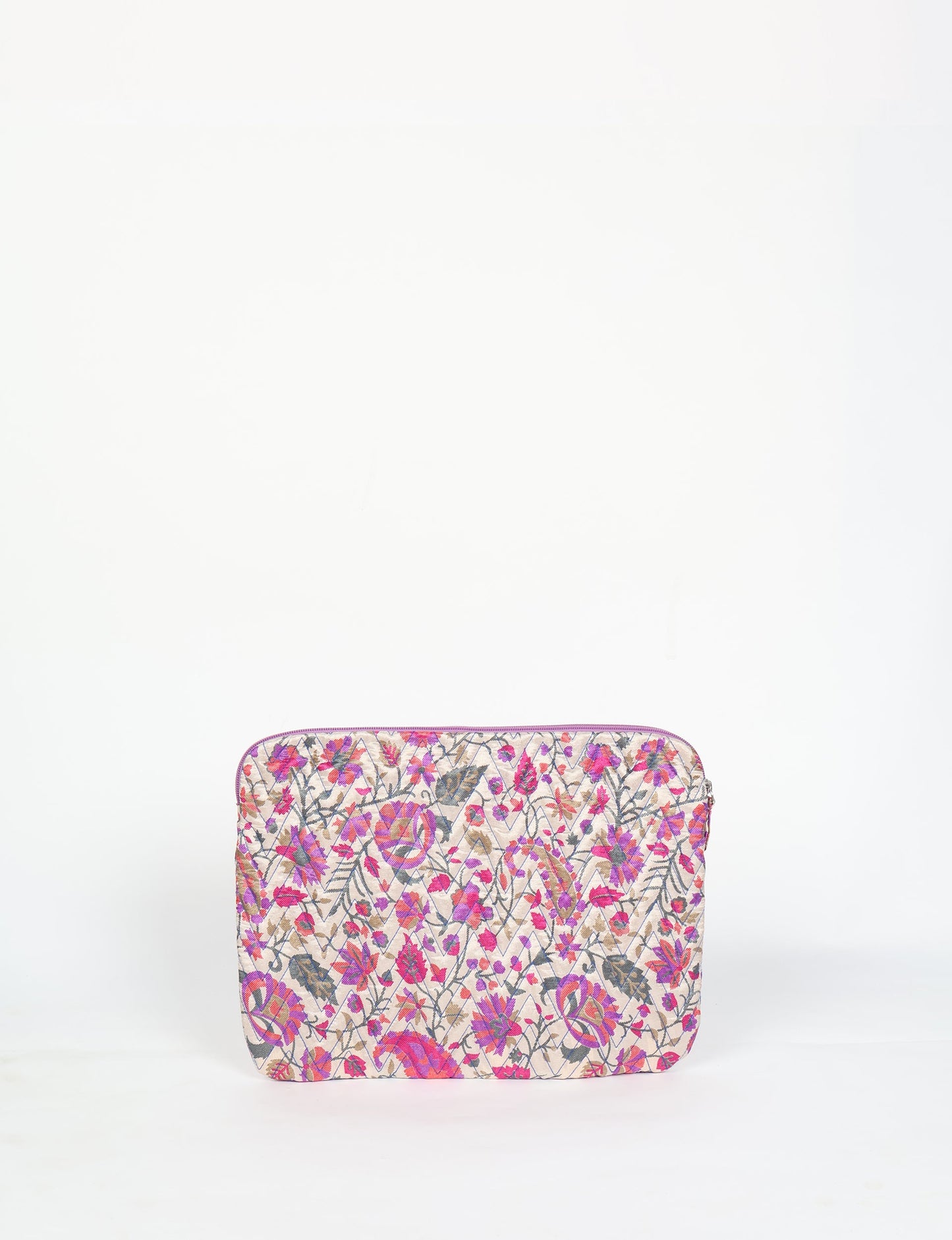 Elevate your tech style with our QUILTED LAPTOP SLEEVE 15-16 inches. Crafted with eco-friendly materials, the quilted design provides cushioning and durable protection for your 15"-16" laptop. Lightweight and stylish, with a secure zipper closure – your ethical choice for sustainable tech storage.