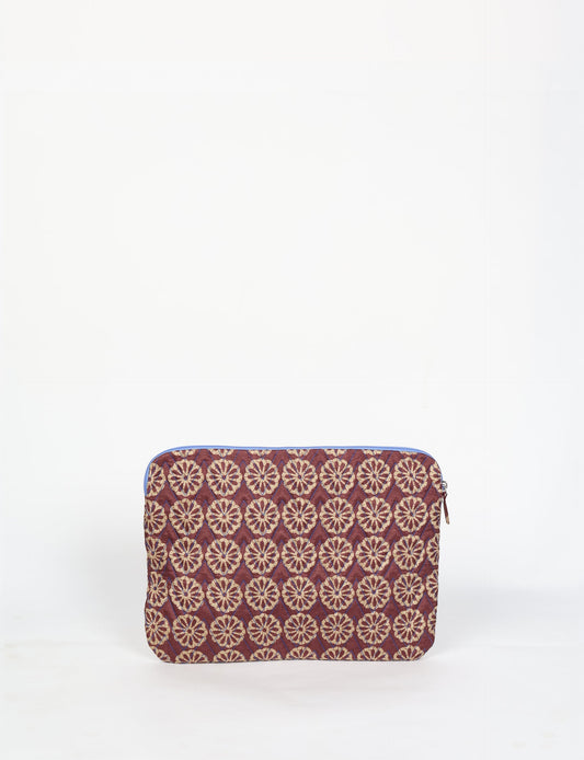 Elevate your tech style with our QUILTED LAPTOP SLEEVE 15-16 inches. Crafted with eco-friendly materials, the quilted design provides cushioning and durable protection for your 15"-16" laptop. Lightweight and stylish, with a secure zipper closure – your ethical choice for sustainable tech storage.