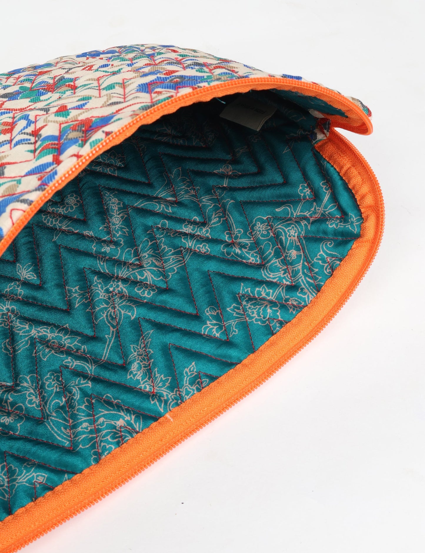 Elevate your tech style with our QUILTED LAPTOP SLEEVE 15-16 inches. Crafted with eco-friendly materials, the quilted design provides cushioning and durable protection for your 15"-16" laptop. Lightweight and stylish, with a secure zipper closure – your ethical choice for sustainable tech storage.