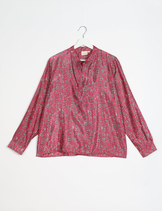 Versatile DAY BLOUSE, a sustainable wardrobe essential with a classic Johnny collar and full sleeves. Lightweight fabric for a comfortable fit, perfect for dressing up or down. Explore ethical clothing and green fashion with this eco-friendly and timeless piece, perfect for any occasion.