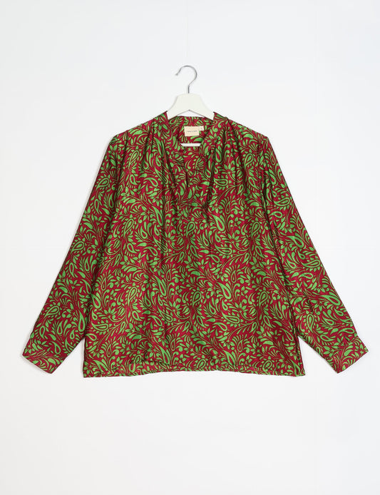 Versatile DAY BLOUSE, a sustainable wardrobe essential with a classic Johnny collar and full sleeves. Lightweight fabric for a comfortable fit, perfect for dressing up or down. Explore ethical clothing and green fashion with this eco-friendly and timeless piece, perfect for any occasion.