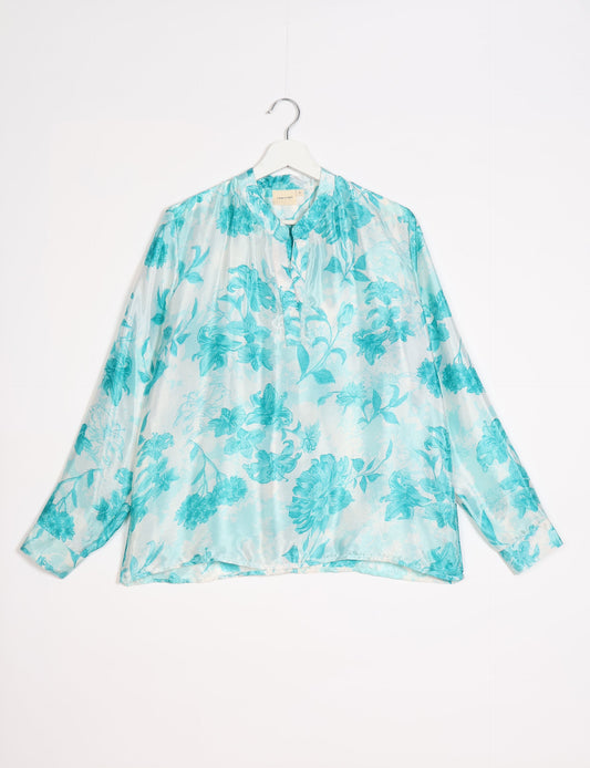 Versatile DAY BLOUSE, a sustainable wardrobe essential with a classic Johnny collar and full sleeves. Lightweight fabric for a comfortable fit, perfect for dressing up or down. Explore ethical clothing and green fashion with this eco-friendly and timeless piece, perfect for any occasion.