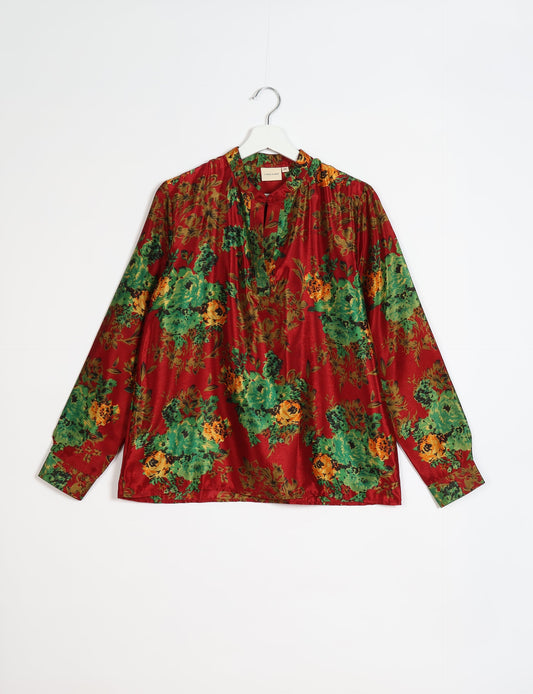 Versatile DAY BLOUSE, a sustainable wardrobe essential with a classic Johnny collar and full sleeves. Lightweight fabric for a comfortable fit, perfect for dressing up or down. Explore ethical clothing and green fashion with this eco-friendly and timeless piece, perfect for any occasion.