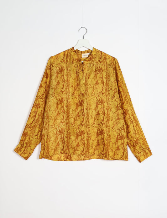 Versatile DAY BLOUSE, a sustainable wardrobe essential with a classic Johnny collar and full sleeves. Lightweight fabric for a comfortable fit, perfect for dressing up or down. Explore ethical clothing and green fashion with this eco-friendly and timeless piece, perfect for any occasion.