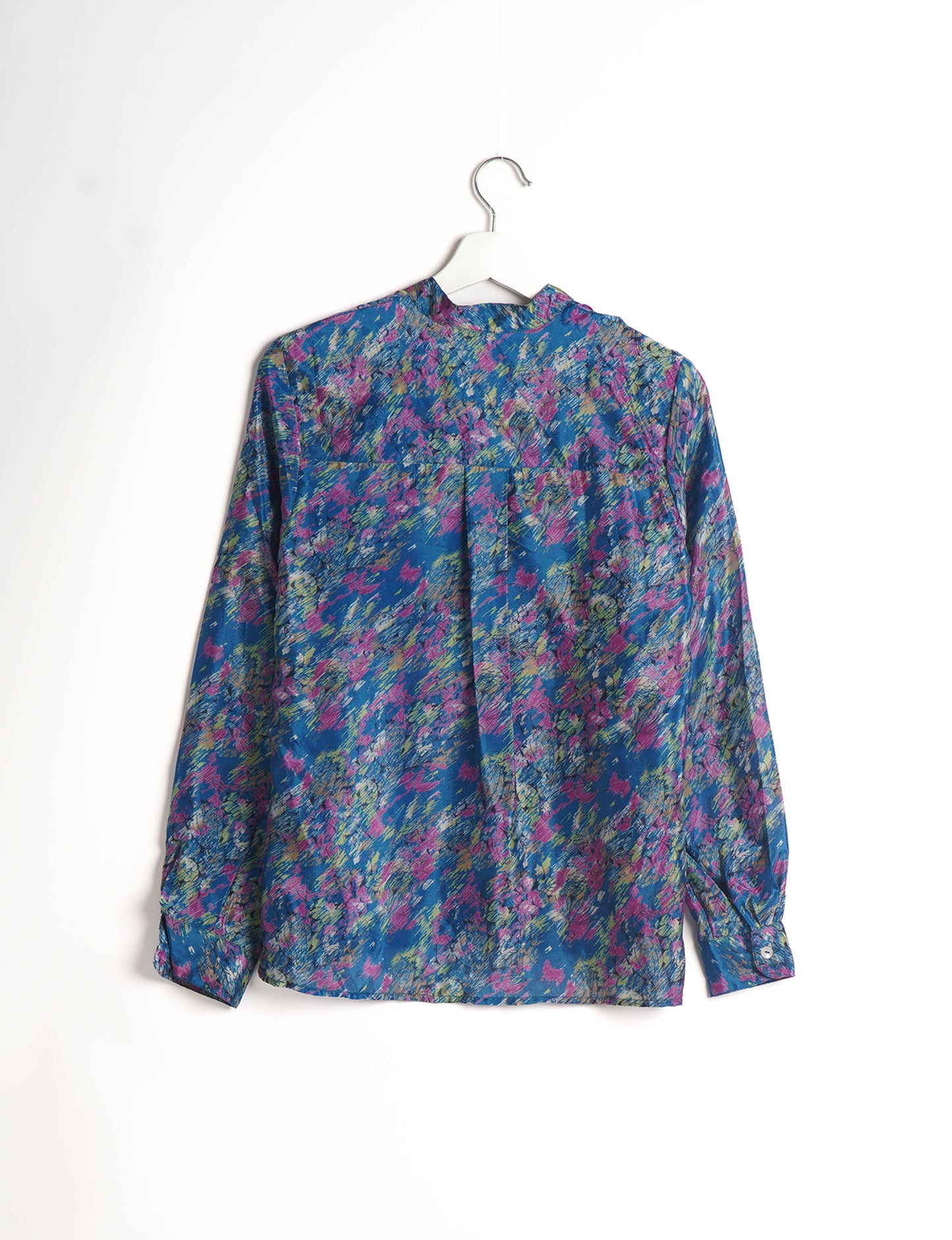 Versatile DAY BLOUSE, a sustainable wardrobe essential with a classic Johnny collar and full sleeves. Lightweight fabric for a comfortable fit, perfect for dressing up or down. Explore ethical clothing and green fashion with this eco-friendly and timeless piece, perfect for any occasion.