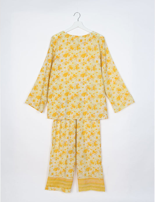 Comfortable and stylish lounge set crafted with care, representing eco clothing, carbon neutral clothing, and repurposed clothing. A co-ord set aligned with conscious clothing, upcycled women’s clothing, and the spirit of the fashion revolution.