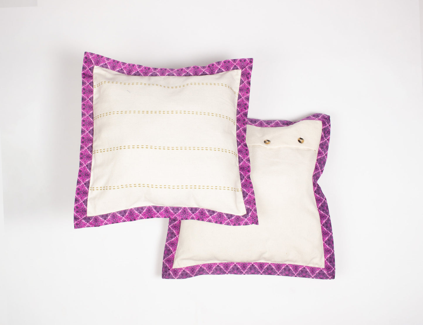 Cotton cushion cover featuring broad sari edging, perfect for sustainable fashion enthusiasts and eco-friendly cloth décor.