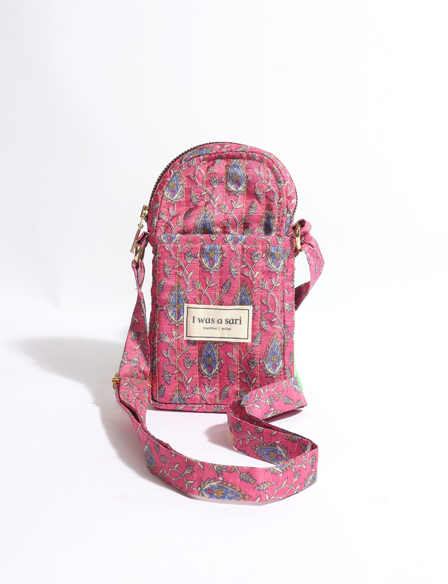 Quilted mobile bag compact crossbody phone pouch with adjustable strap and zip closure