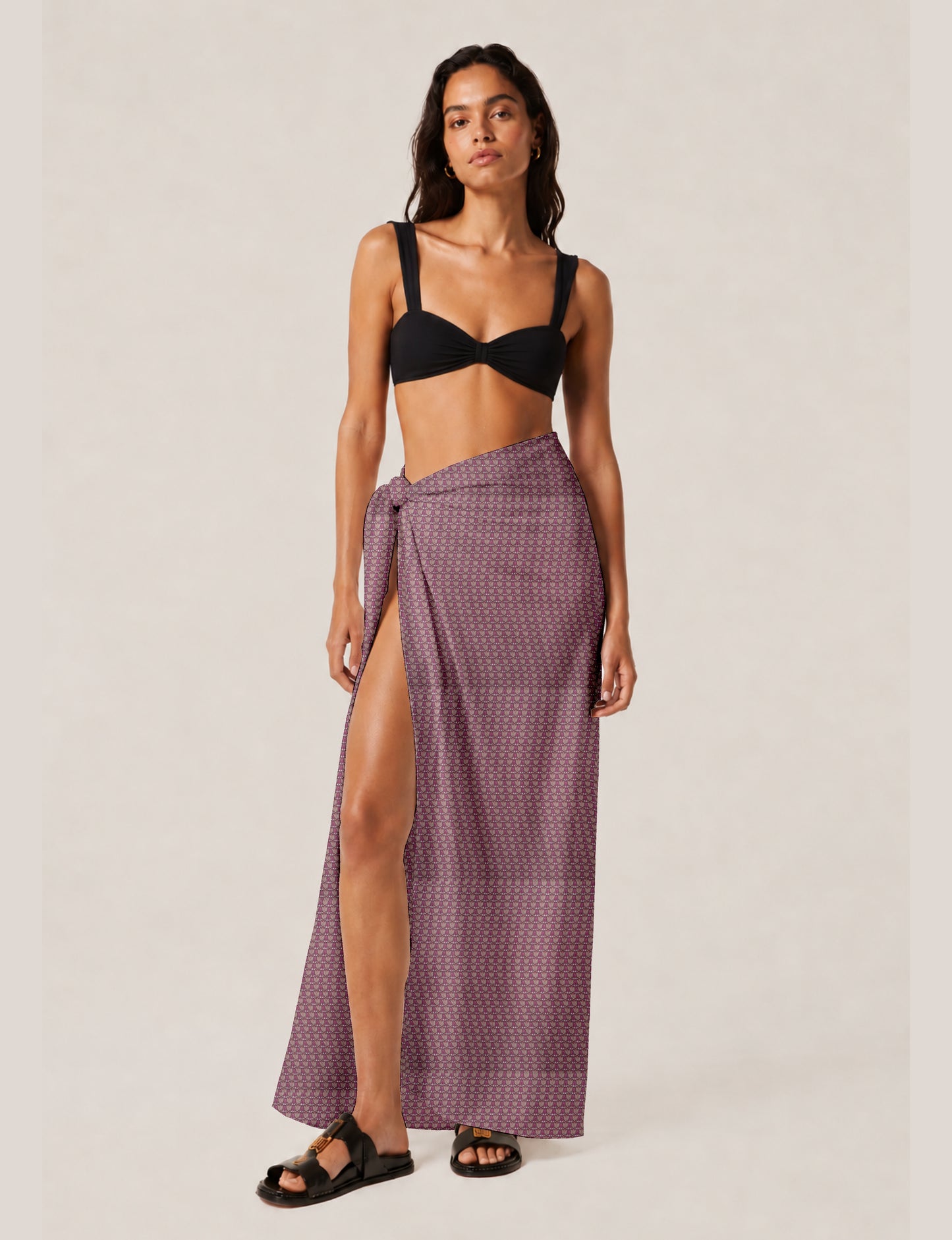 Explore sustainable elegance with our PAREO – a versatile piece for conscious fashion enthusiasts. More than an accessory, it's a statement of ethical clothing and green fashion. Ideal for getaways, this wrap-around works as a coverup, turban, or throw, showcasing our commitment to slow fashion, upcycled garments, and eco-friendly practices. Elevate your wardrobe with this eco-conscious and stylish pareo, a perfect addition to your collection of sustainable women's clothing.