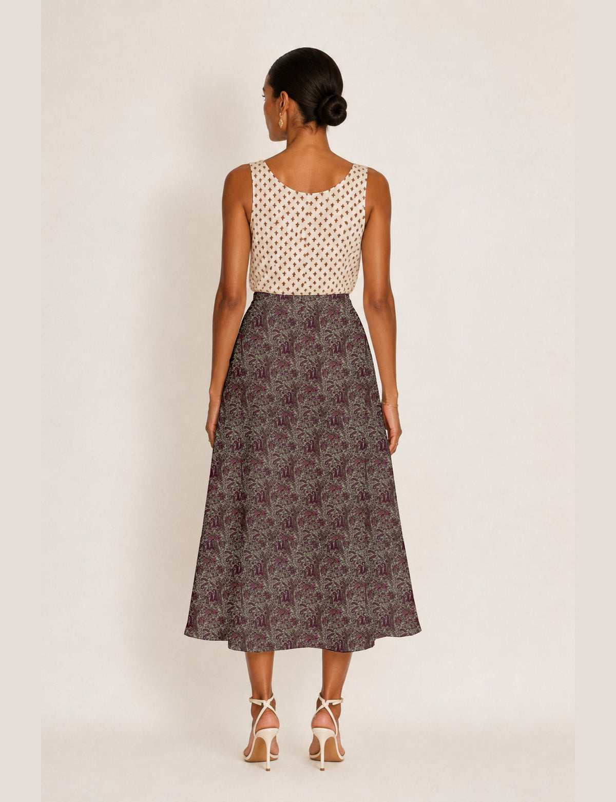 A line skirt with slit - Pink Paisley