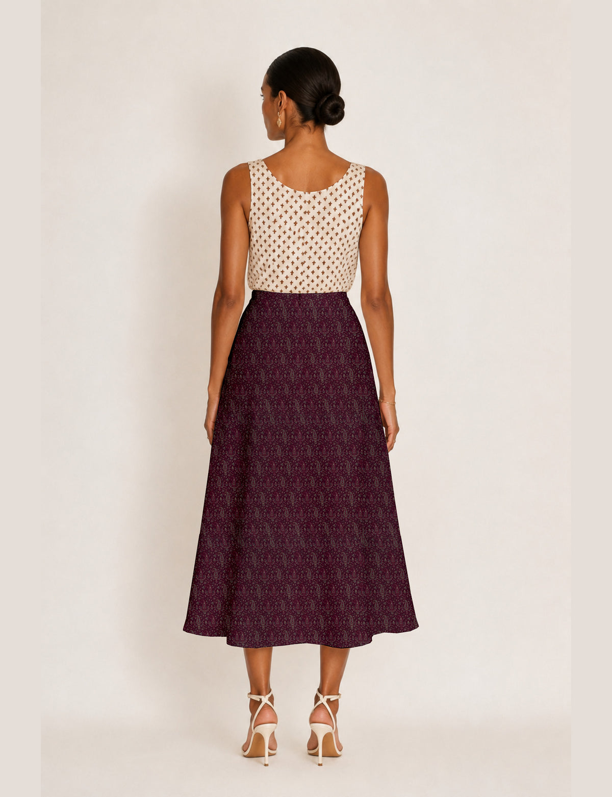 A line skirt with slit - Pink Paisley