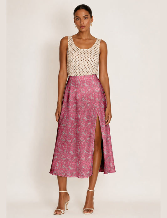 A line skirt with slit - Pink Paisley