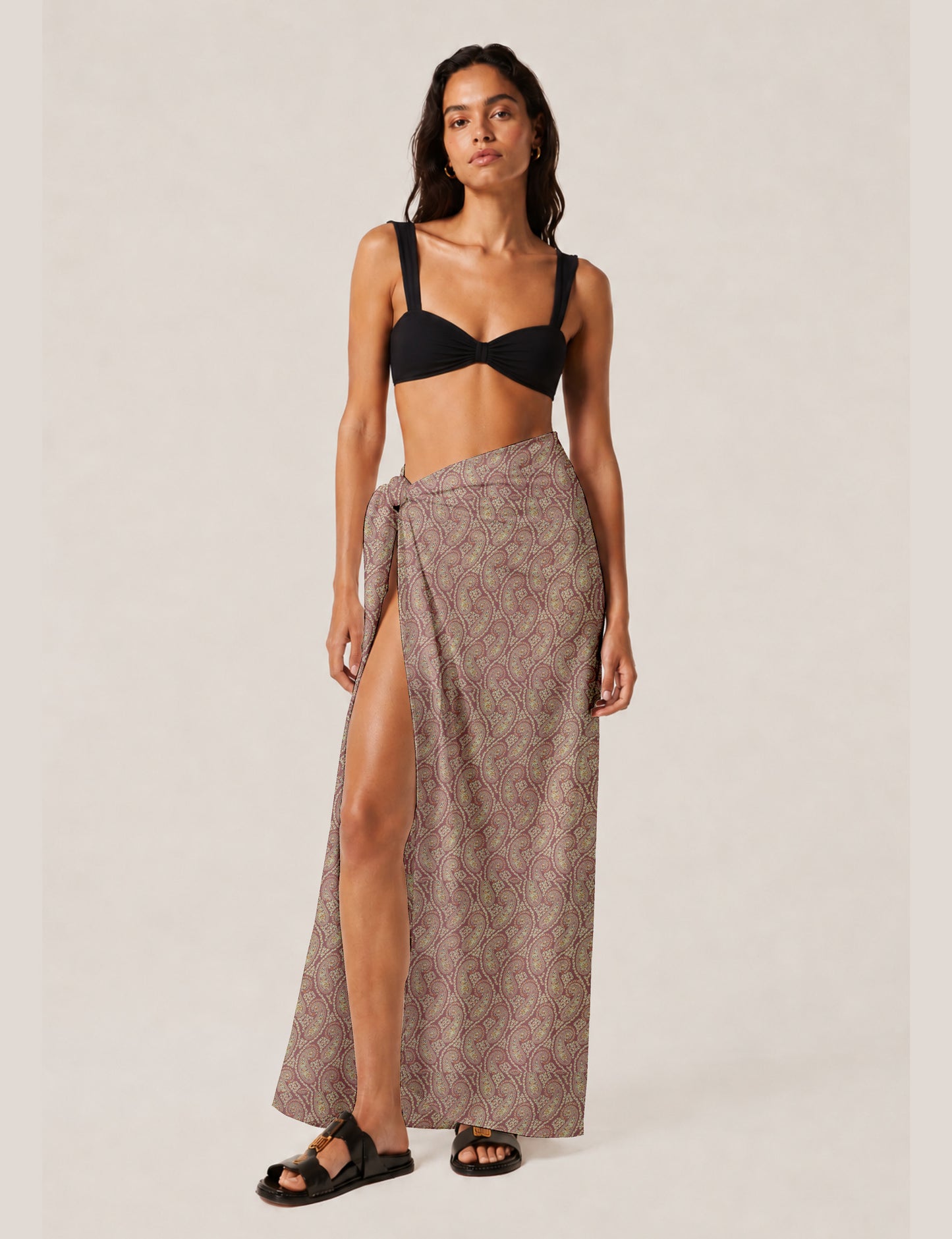 Explore sustainable elegance with our PAREO – a versatile piece for conscious fashion enthusiasts. More than an accessory, it's a statement of ethical clothing and green fashion. Ideal for getaways, this wrap-around works as a coverup, turban, or throw, showcasing our commitment to slow fashion, upcycled garments, and eco-friendly practices. Elevate your wardrobe with this eco-conscious and stylish pareo, a perfect addition to your collection of sustainable women's clothing.
