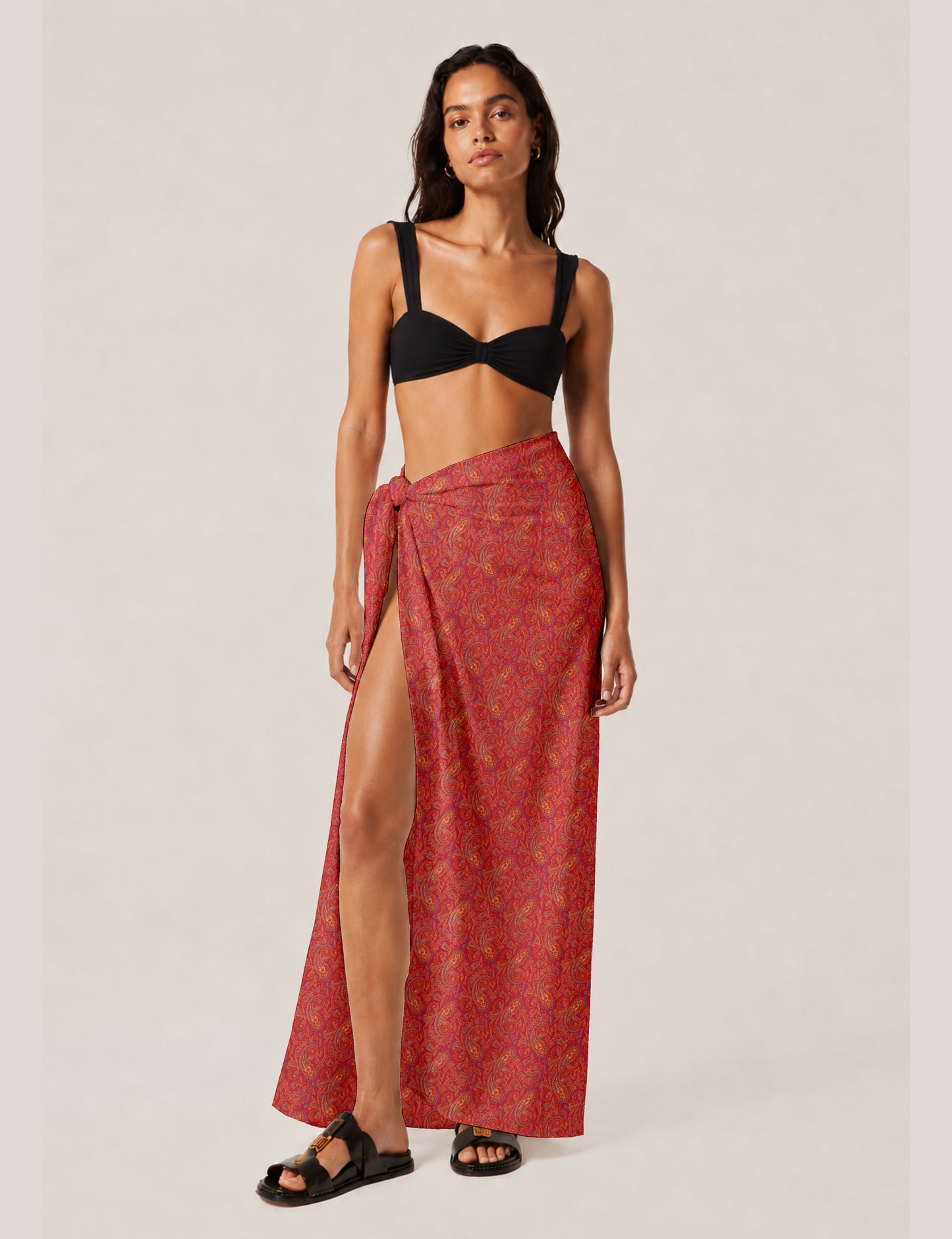 Explore sustainable elegance with our PAREO – a versatile piece for conscious fashion enthusiasts. More than an accessory, it's a statement of ethical clothing and green fashion. Ideal for getaways, this wrap-around works as a coverup, turban, or throw, showcasing our commitment to slow fashion, upcycled garments, and eco-friendly practices. Elevate your wardrobe with this eco-conscious and stylish pareo, a perfect addition to your collection of sustainable women's clothing.