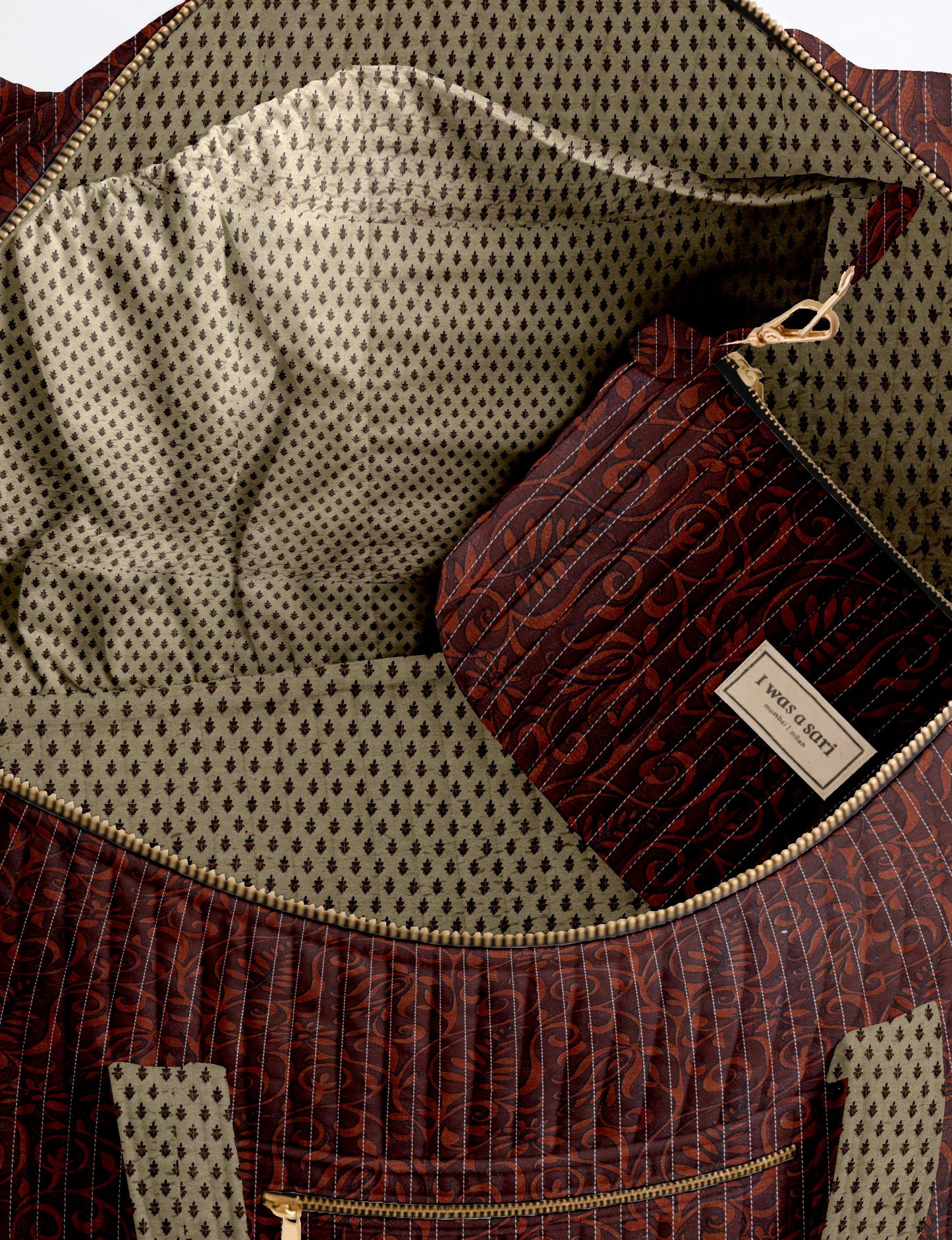 Quilted travel barrel bag with spacious interior and dual handles
Stylish quilted barrel handbag for daily use and short trips
Quilted barrel duffle-style bag with zip closure and inner pouch
I was a Sari quilted barrel bag front view showing structured shape
Quilted barrel bag side view highlighting size and handle drop
Open quilted barrel bag showing spacious interior and pouch