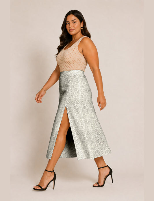 A line skirt with slit - White Paisley