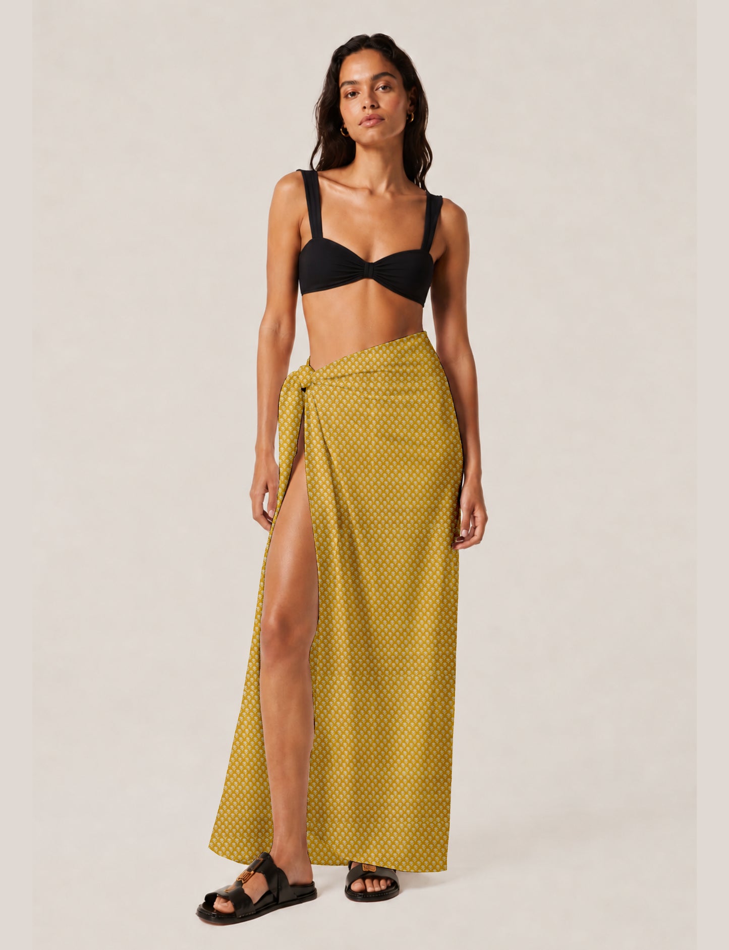 Explore sustainable elegance with our PAREO – a versatile piece for conscious fashion enthusiasts. More than an accessory, it's a statement of ethical clothing and green fashion. Ideal for getaways, this wrap-around works as a coverup, turban, or throw, showcasing our commitment to slow fashion, upcycled garments, and eco-friendly practices. Elevate your wardrobe with this eco-conscious and stylish pareo, a perfect addition to your collection of sustainable women's clothing.