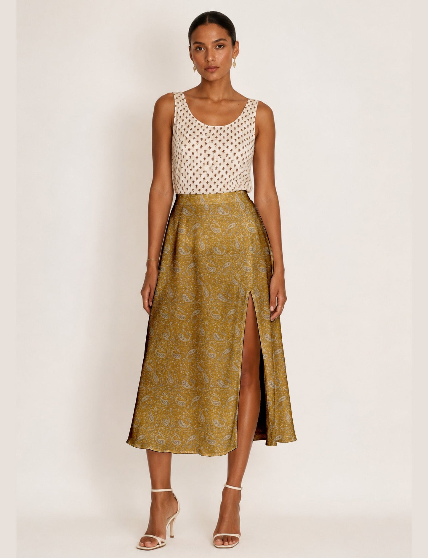A line skirt with slit - Yellow Paisley