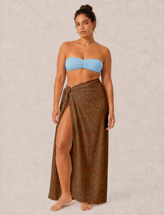 Explore sustainable elegance with our PAREO – a versatile piece for conscious fashion enthusiasts. More than an accessory, it's a statement of ethical clothing and green fashion. Ideal for getaways, this wrap-around works as a coverup, turban, or throw, showcasing our commitment to slow fashion, upcycled garments, and eco-friendly practices. Elevate your wardrobe with this eco-conscious and stylish pareo, a perfect addition to your collection of sustainable women's clothing.
